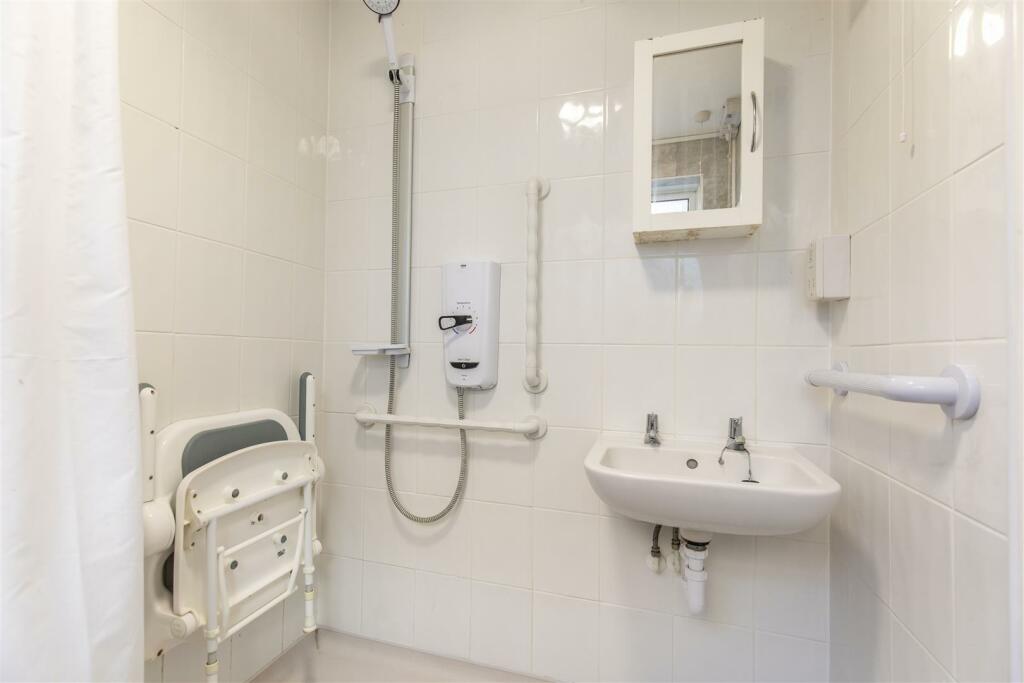 WET ROOM/SHOWER ROOM