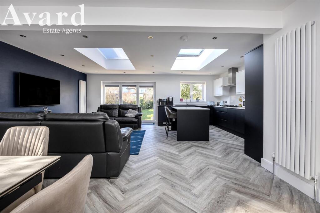 Millcroft Avenue, 5-011.jpg