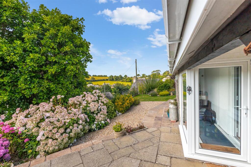 A18 - Amberley, Stokenham - 230807.jpg