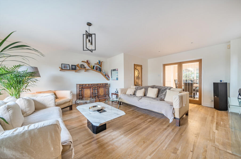 1374475-9-6904ddb...