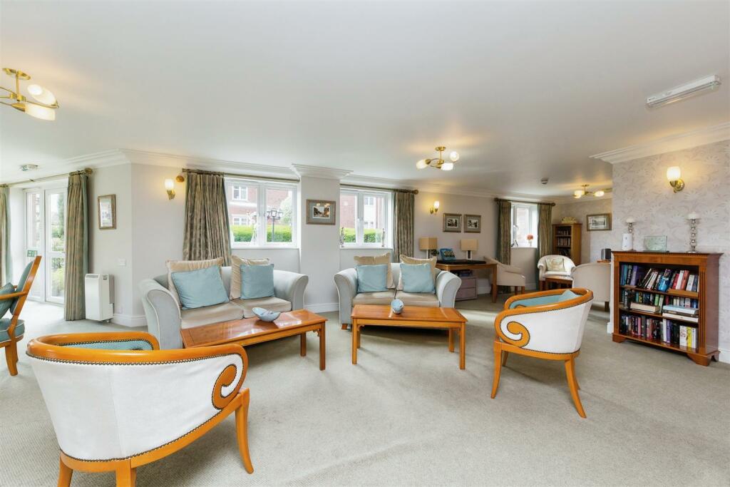 Homeowners Lounge