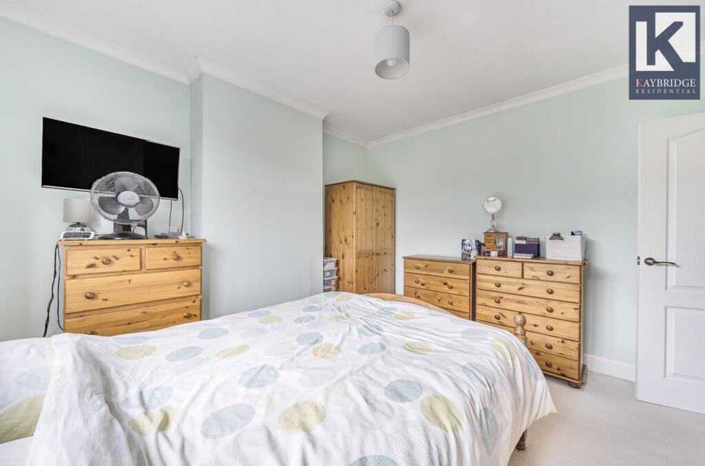 Worcester Park - KT4 8XZ