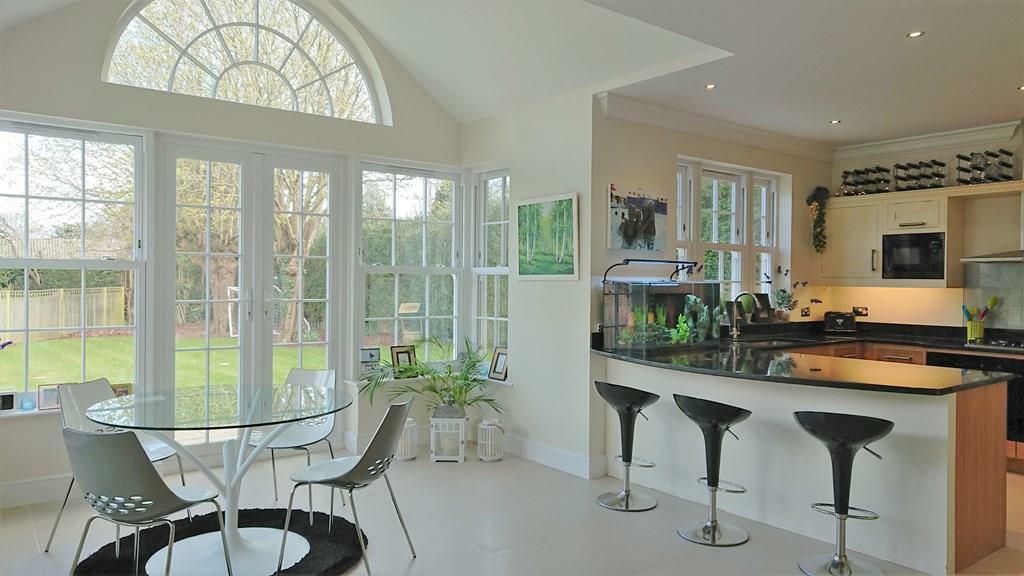 08_Kitchen_2.JPG