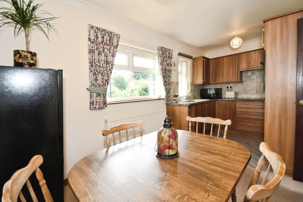 KITCHEN DINER 02.jpg