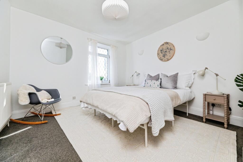 pbox-bedroom-334144.jpg