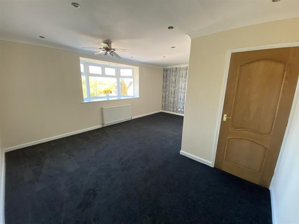 Master bedroom front double: