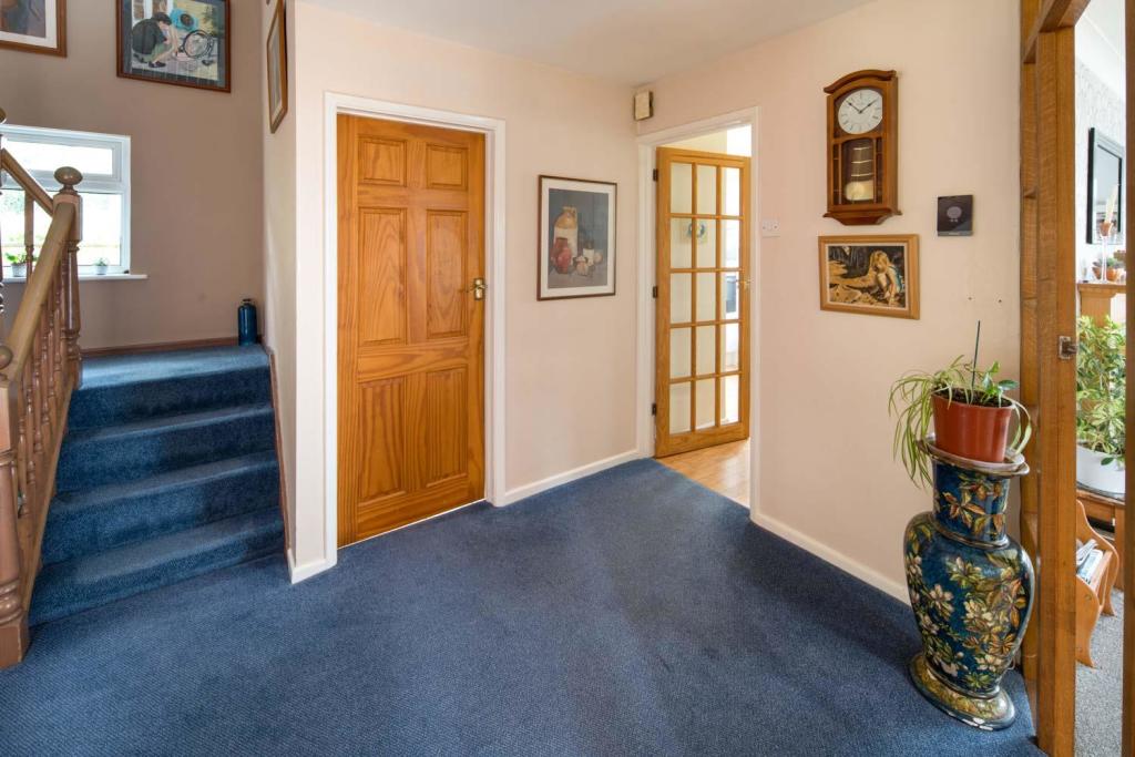 Hallway.jpeg