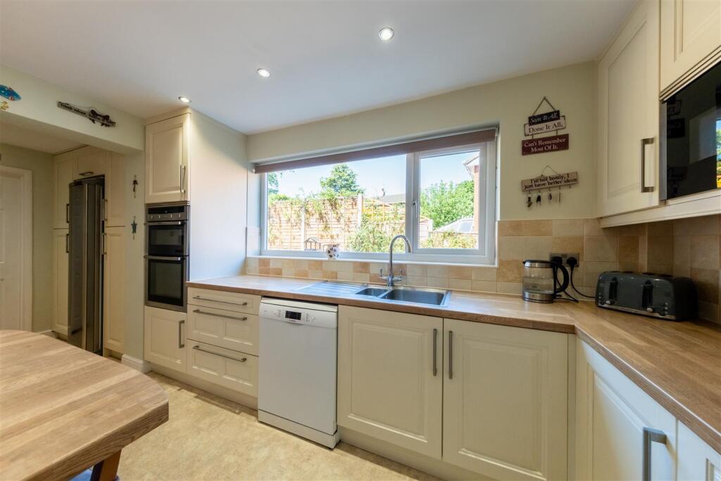 16 The Burrows-004.JPG