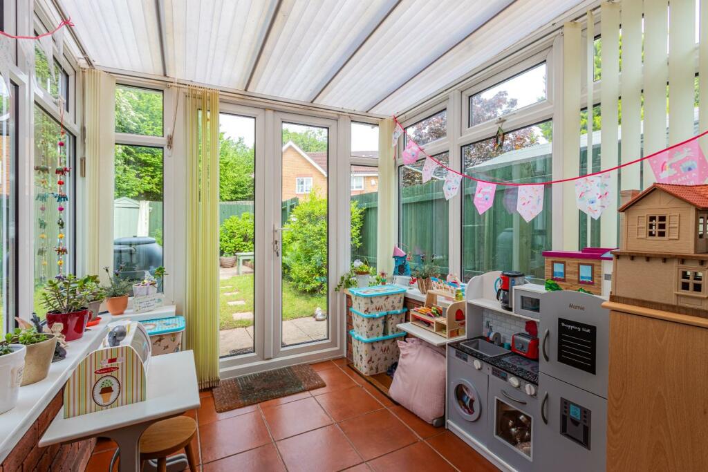 Foxberry Close 5-7.jpg