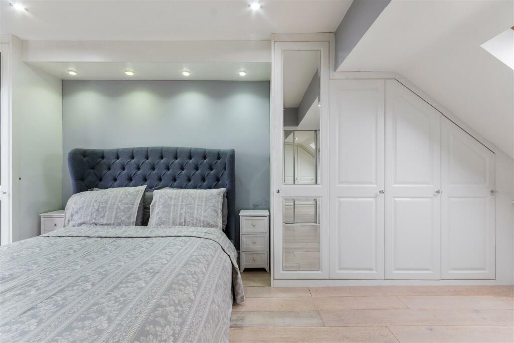 Principle Bedroom with En-Suite