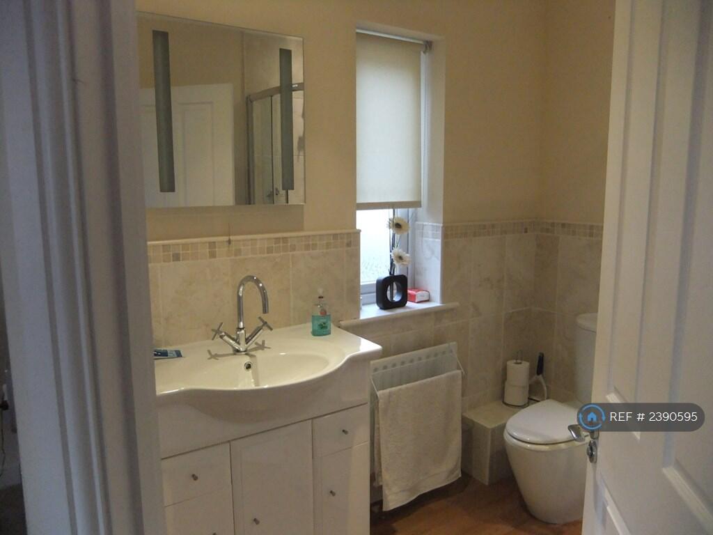 En-Suite Bathroom