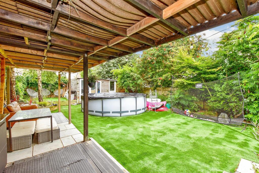 External Lifestyle Photograph