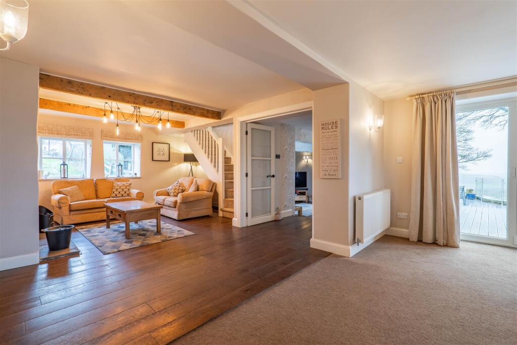 Sitting/Dining Room