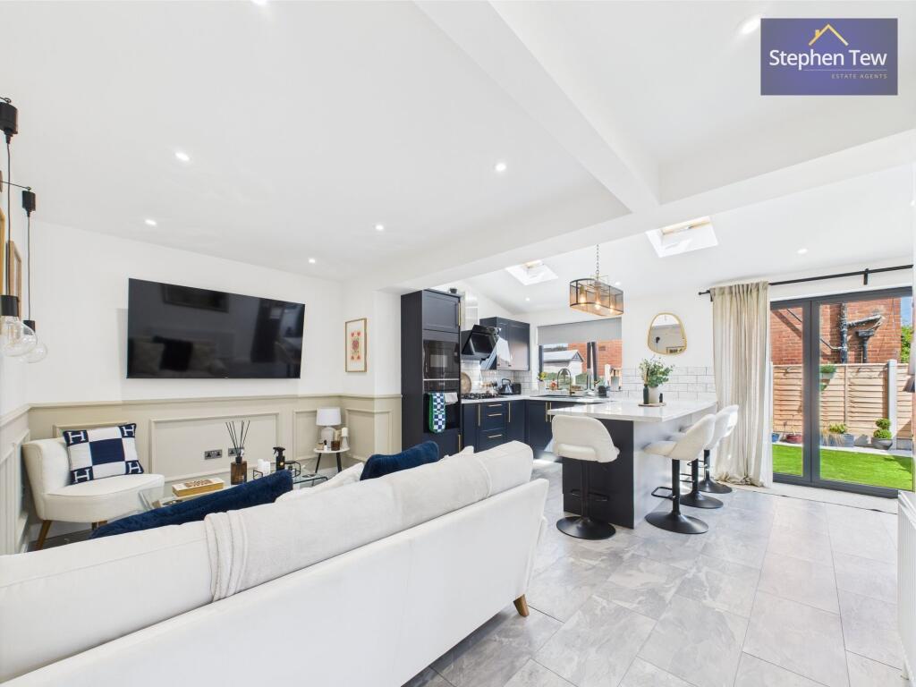 Living / Dining Kitchen