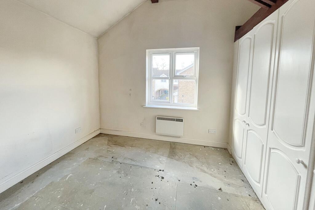 28 Springfield Place, New Malden KT3 3LJ