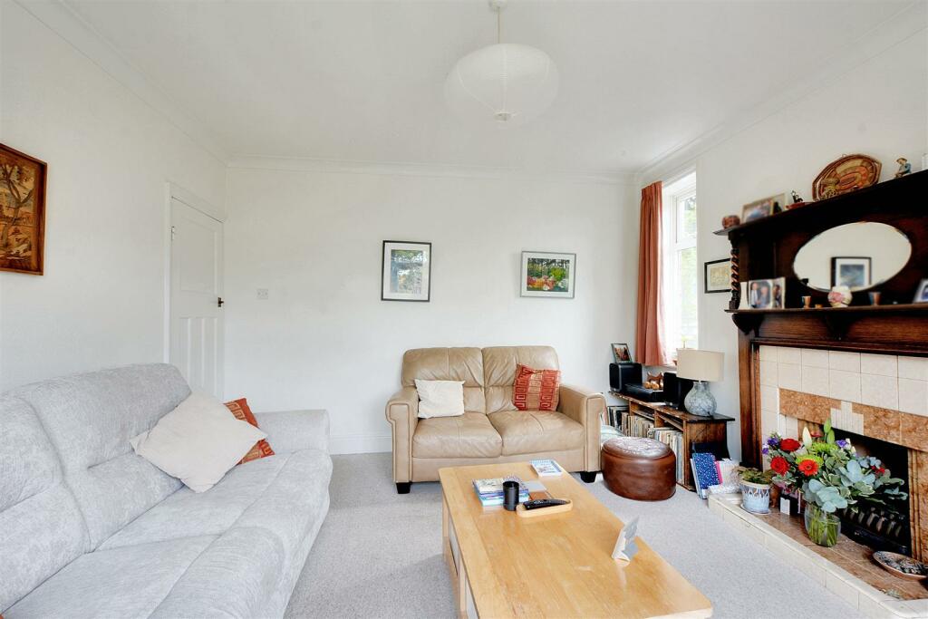 Living Room_1.jpeg