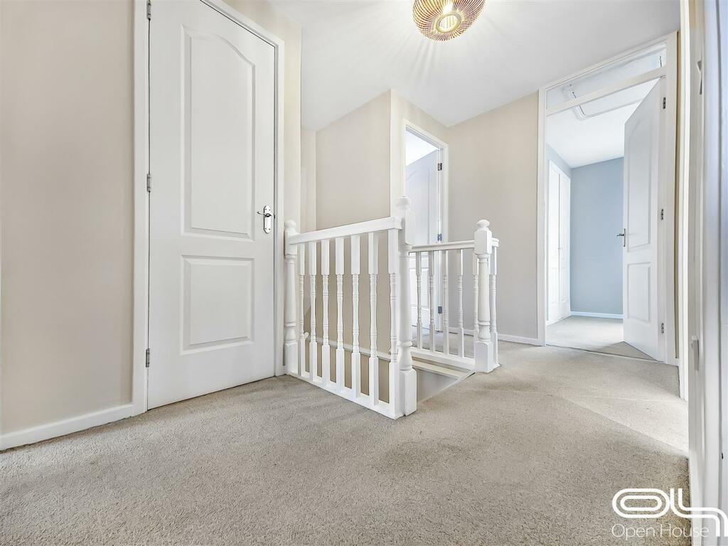 Lawns Drive (24).jpg