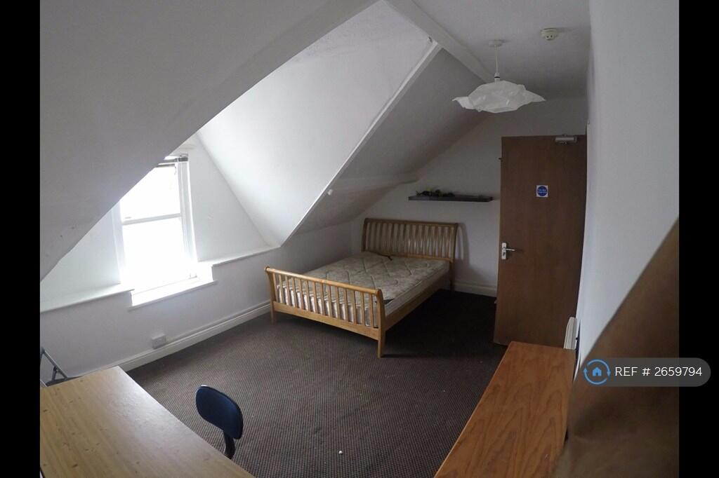 Bedroom 6 Attic (Front)