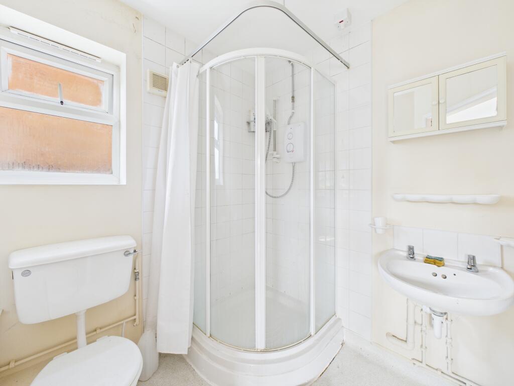 Ground Floor En suite