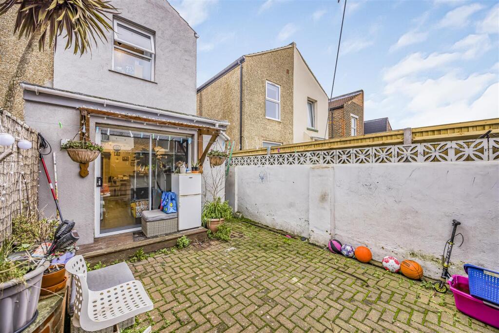 75 Monmouth Road, Portsmouth-PorticoMarketing-Sold