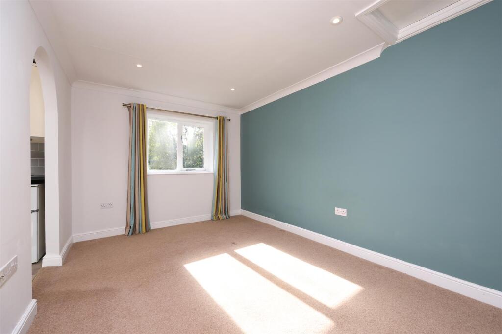 Rivercourt, Beeches Road, Cirencester