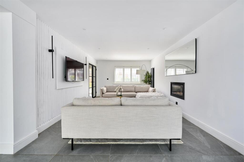 2 THE RUSSETTS - TN377FA (12).jpg