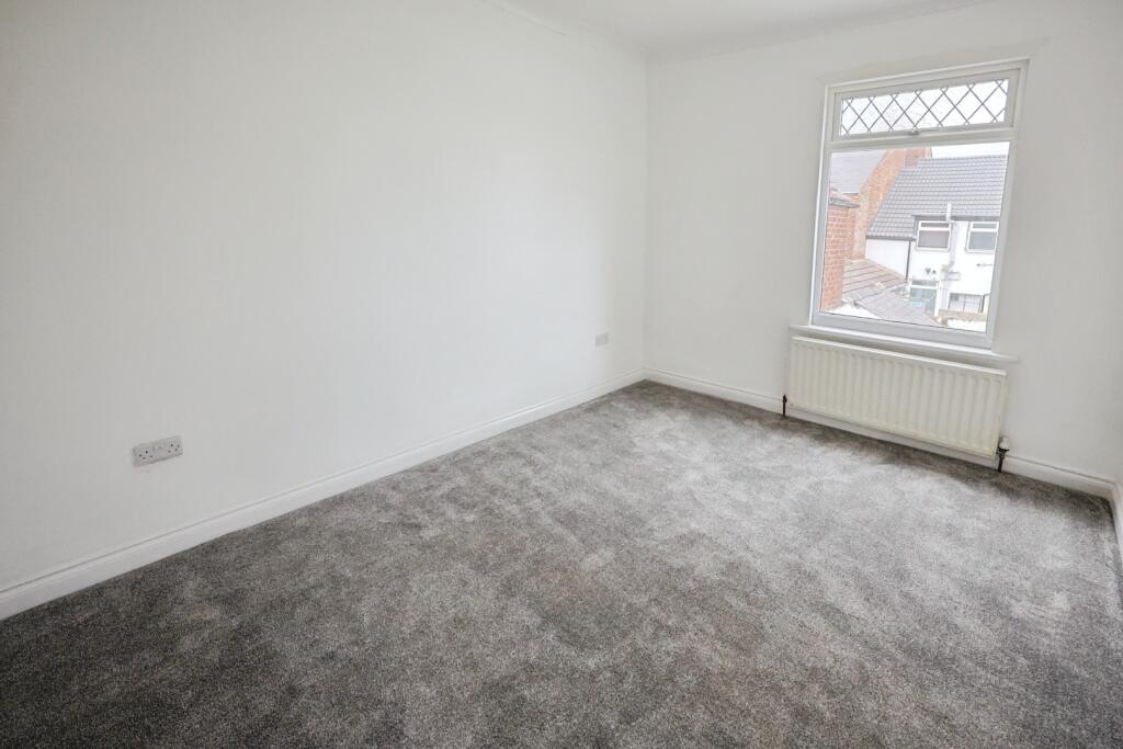 pbox-bedroom-315062.JPG