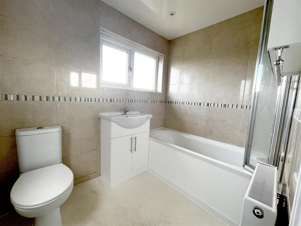 Bathroom.JPG
