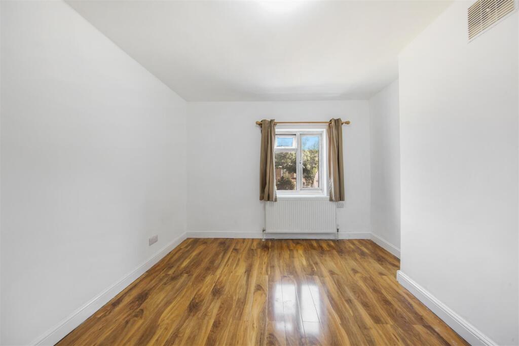 867 Harrow Road - QyectzTcB70fX6ouOtnU.jpg