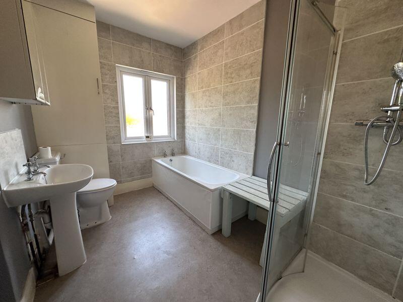 Bath/shower room