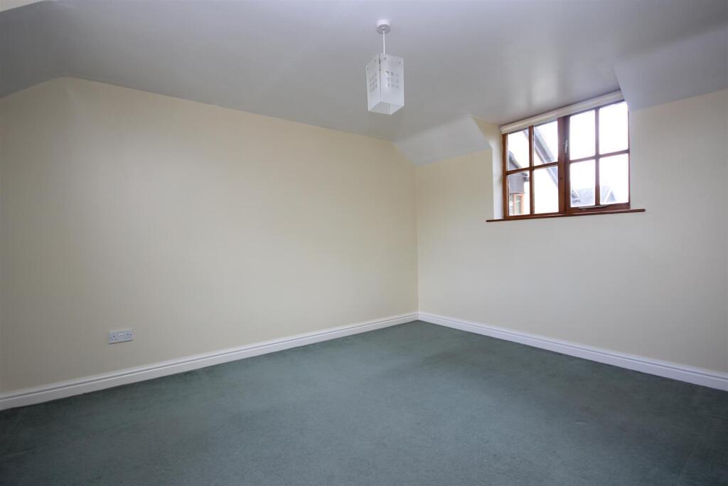 Bedroom 2 .JPG