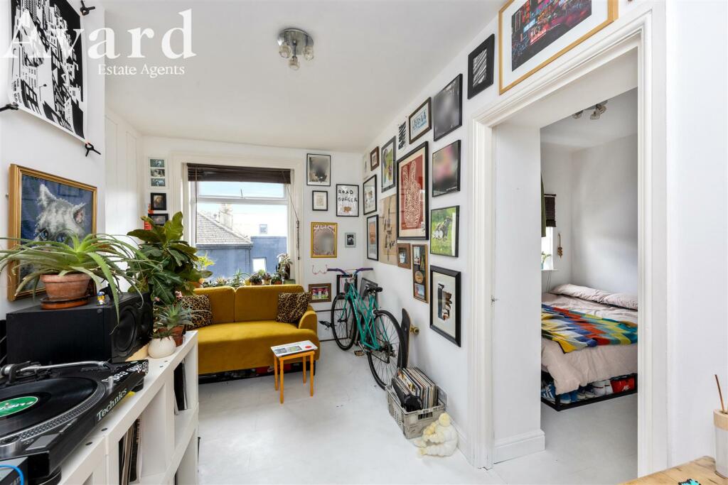 Ditching Road, 83C-005.jpg