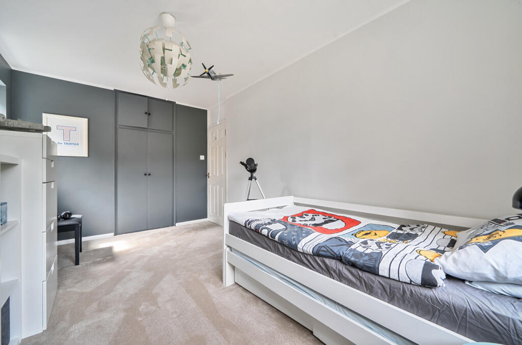 1315534-18-685e95...