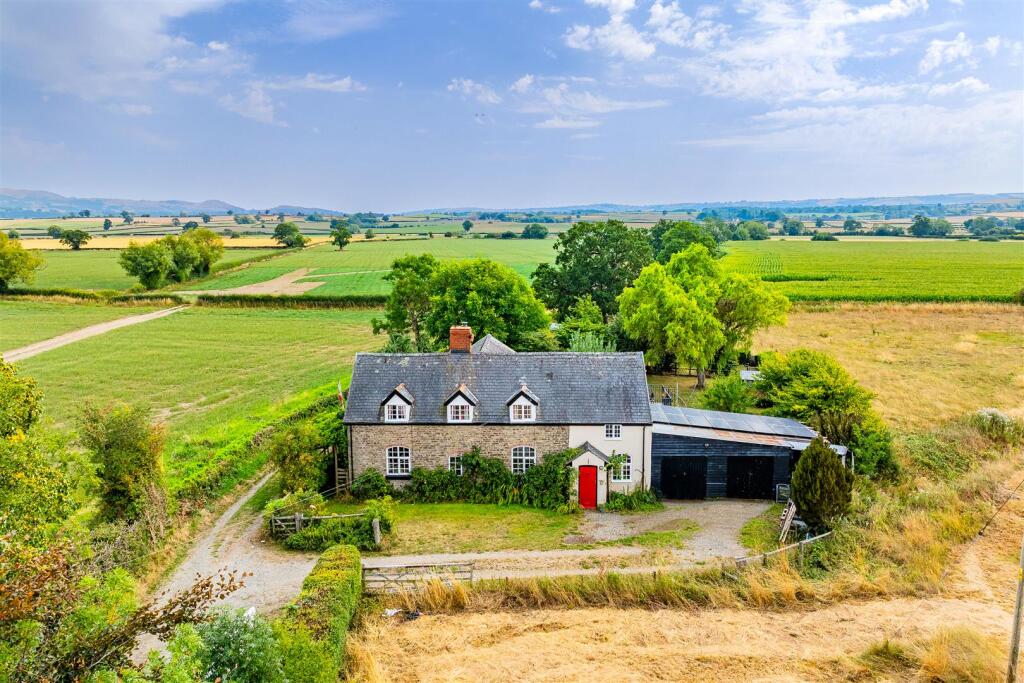 Pound House,  Forden, Welshpool, SY21 8NU