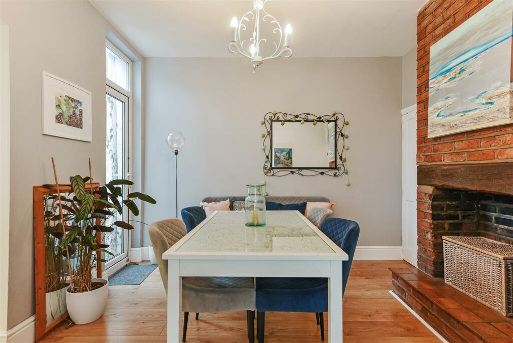 Dining Area.jpg