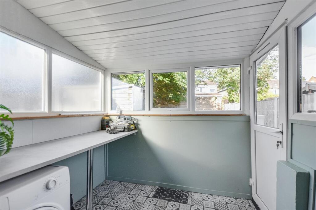 Utility Room_1.jpeg