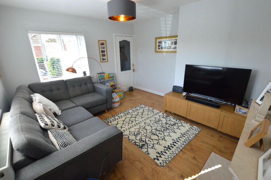 Lounge To Front