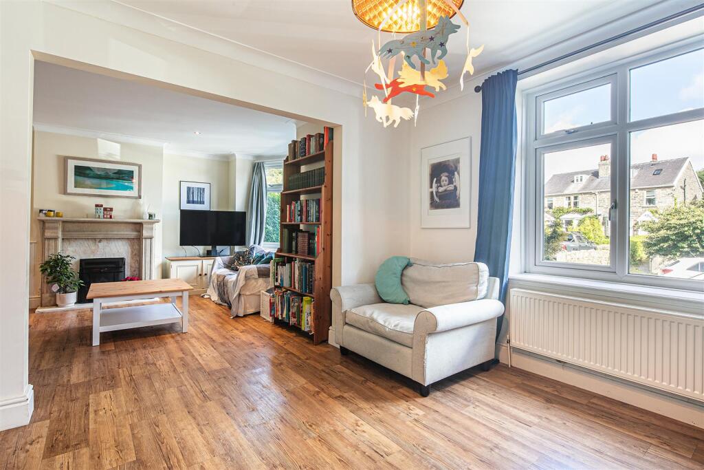 Lounge and sitting combined