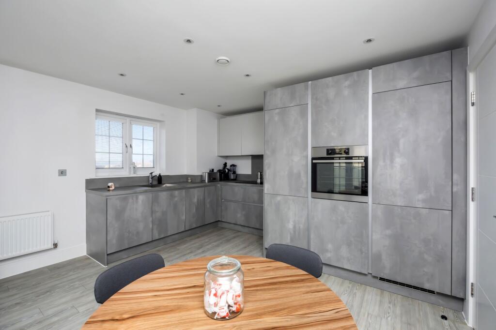 Kitchen / Lounge / Diner