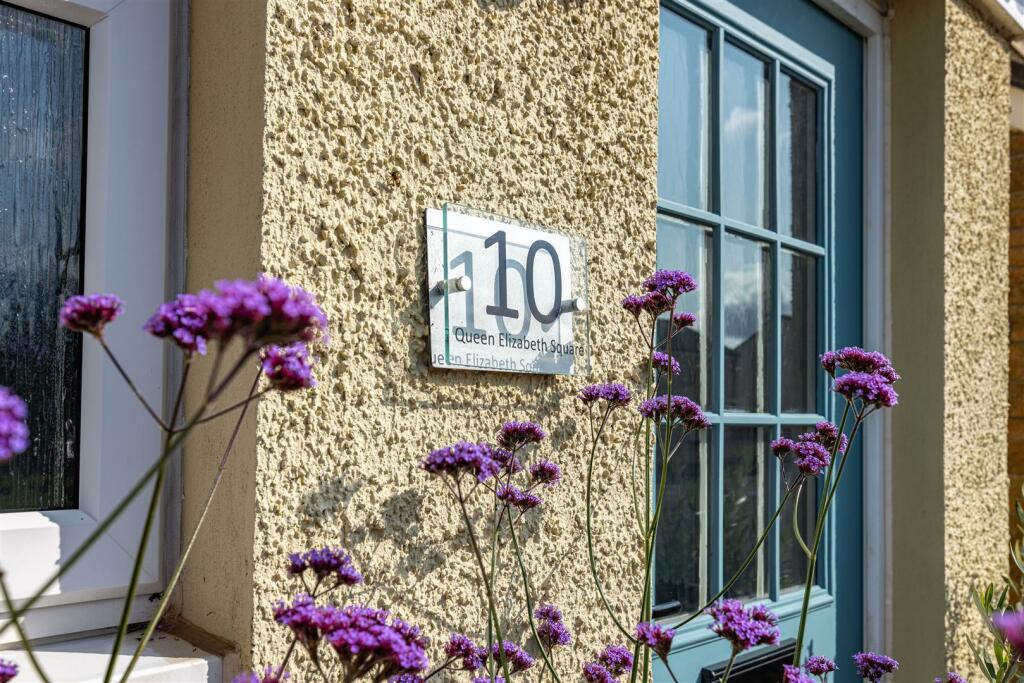 10 Queen Elizabetb Square Galashiels 11.JPG