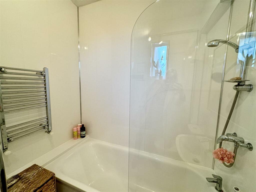 GROUND FLOOR BATHROOM