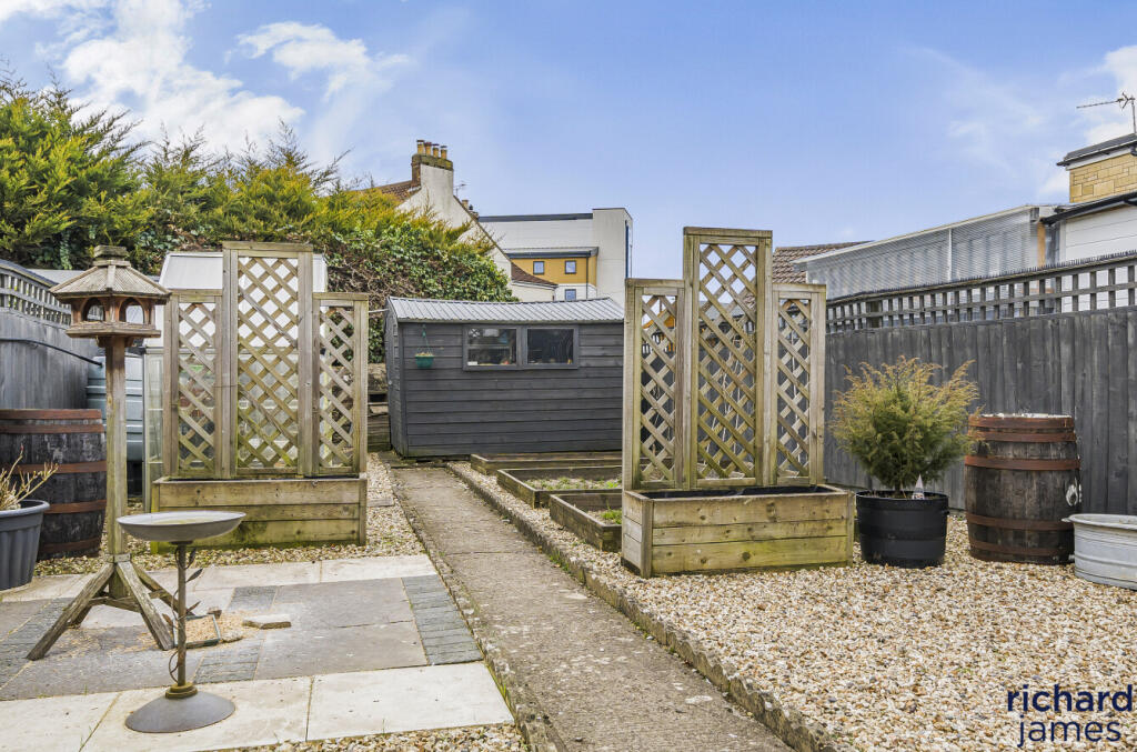 a8f7e9ede61143c3a720dd2fdfd36df1