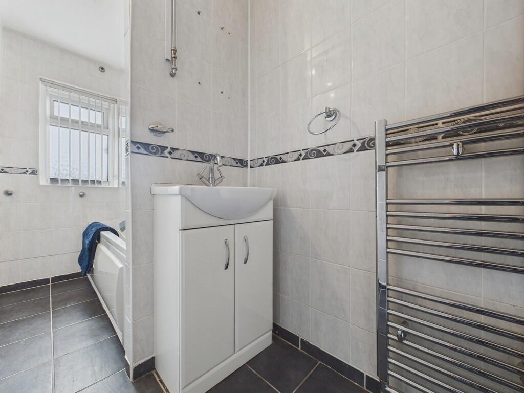 CAM04273G0-PR0162...