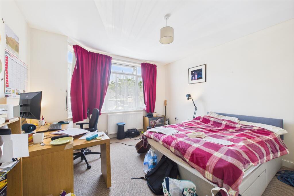 42 Frome Valley Road, Frenchay, Bristol BS16 1HE |