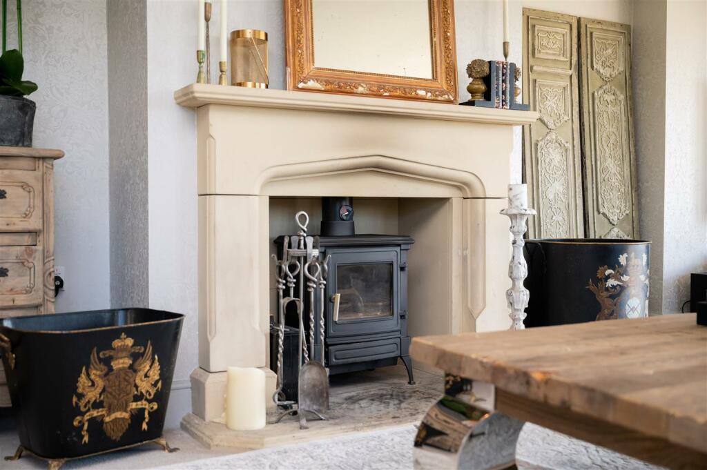 SITTING ROOM