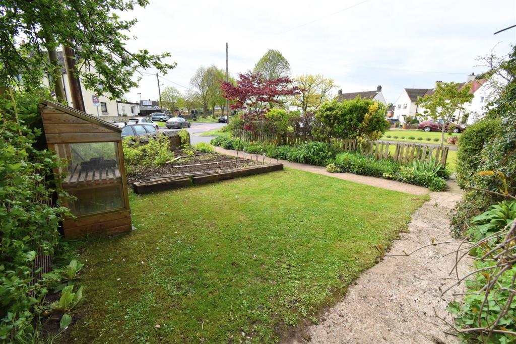 1 The Crescent, Front Garden I.JPG