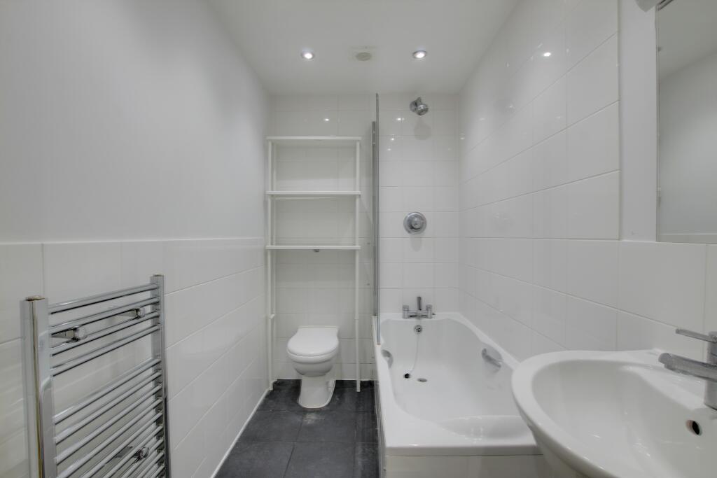 5 BATHROOM.jpg