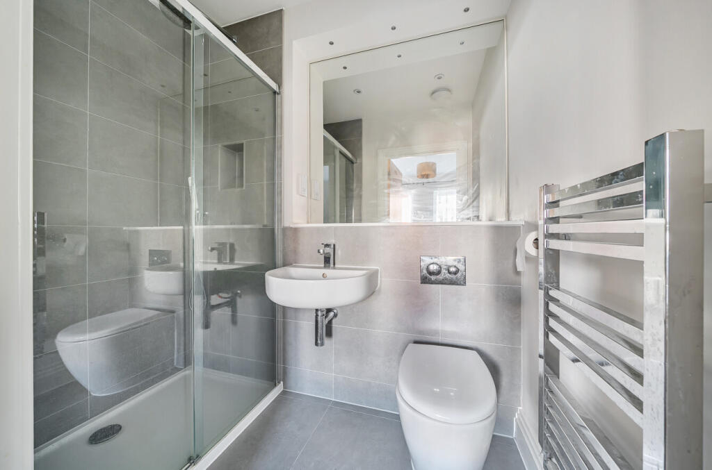 1373950-11-690a16...