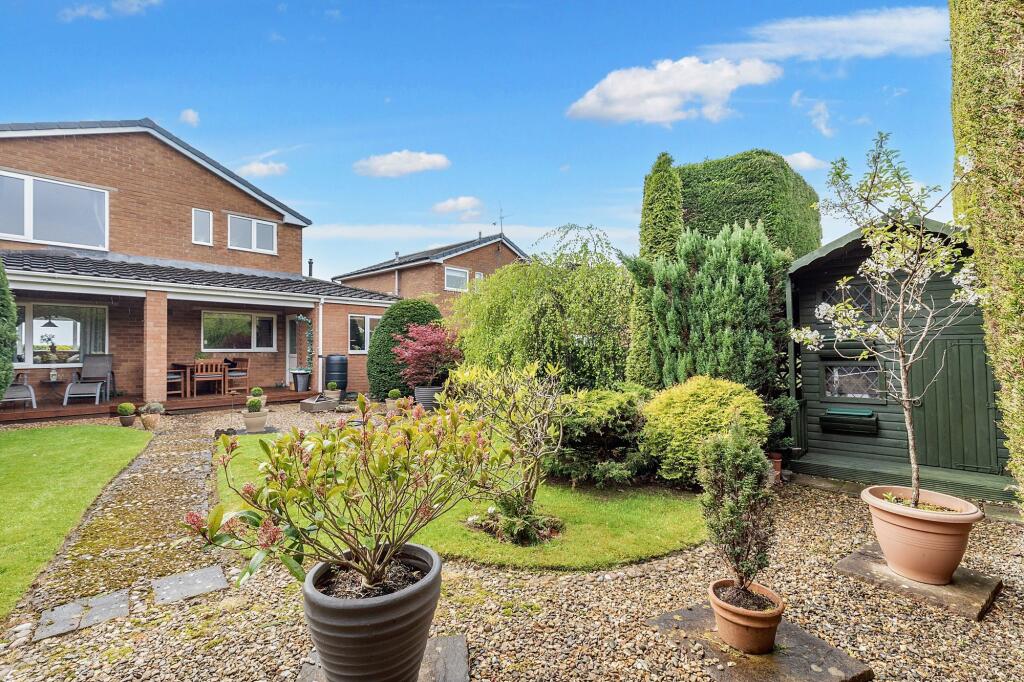 Garden to rear