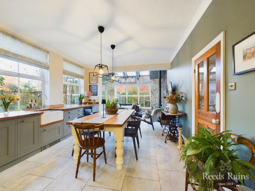 Kitchen/Dining Room